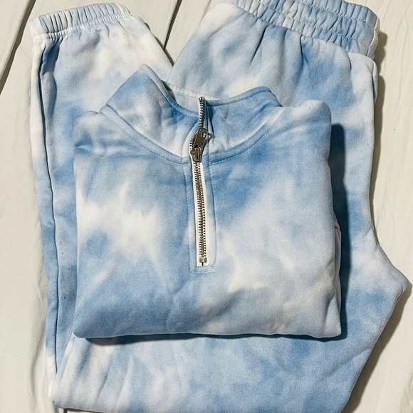 Cloud Tye Dye Set - Picture 1 of 4